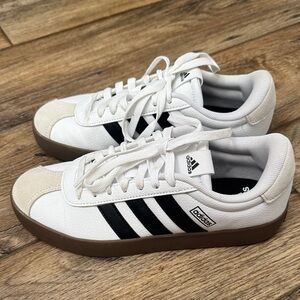 Womenโs Adidas Samba Size 7.5 / 8, Black & White Shoes with Brown Sole